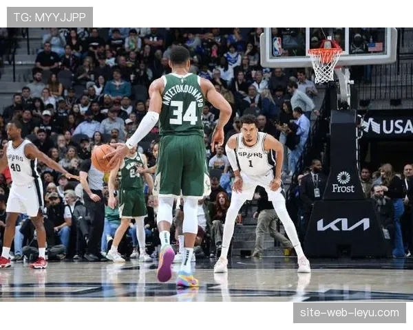 字母哥空砍19+14+7 雄鹿外线防守漏洞制约球队战绩提升