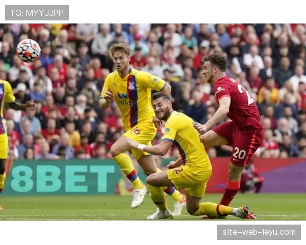 阿约克梅开二度助布雷斯特爆冷 头球优势展现战术价值